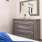 Silver Gate Apartment *
