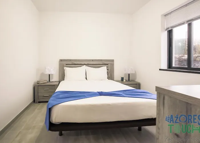 Silver Gate * Cinco Ribeiras