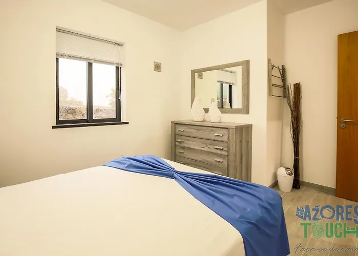 Silver Gate * Cinco Ribeiras